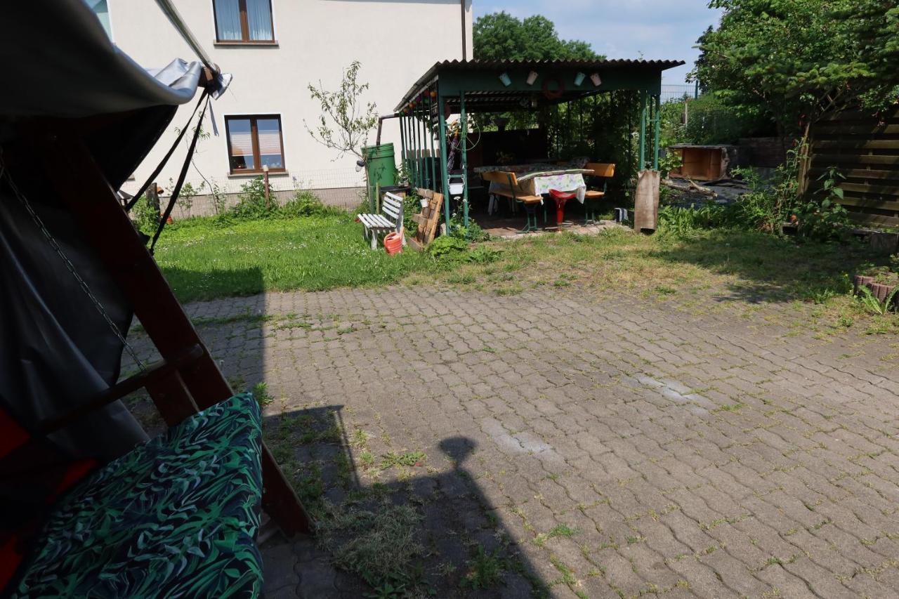Ferienwohnung im Einfamilienhaus, Automobil und Robert Schumann Stadt Zwickau Exterior foto