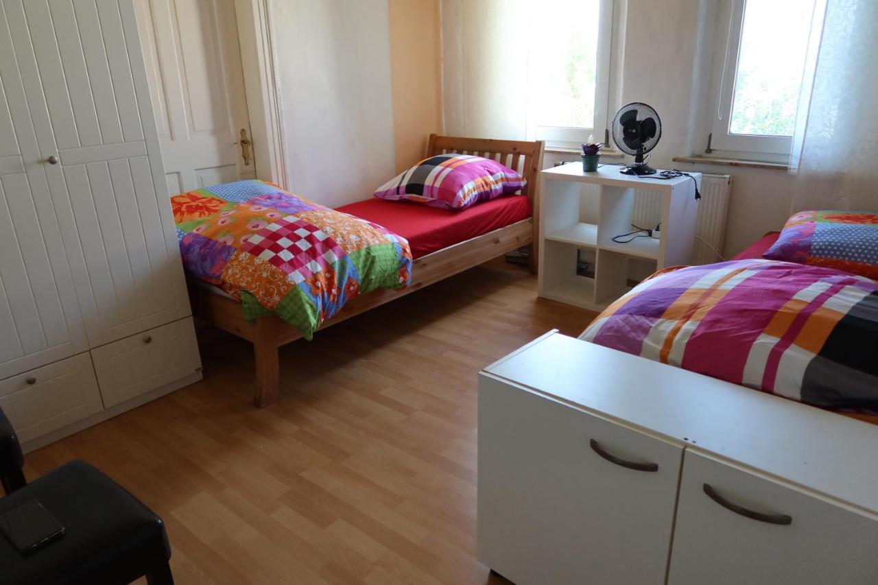 Ferienwohnung im Einfamilienhaus, Automobil und Robert Schumann Stadt Zwickau Exterior foto
